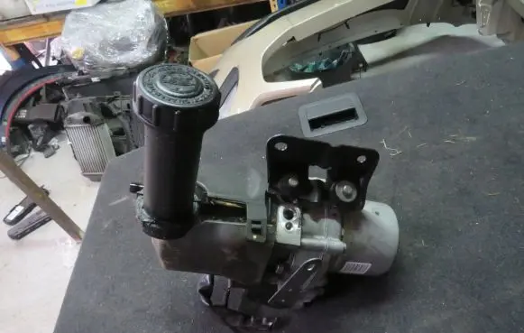 Citroen DS5 Power steering pump 9676556180