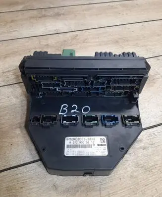 Mercedes-Benz E W212 SAM control unit A2129005812 A2129025405 A2129015104