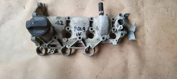 Volkswagen Polo IV 9N3 Rocker cam cover 03D103475