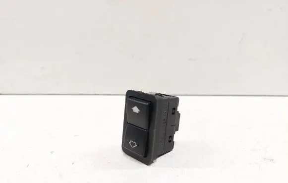 BMW 5 E39 Electric window control switch 8368974