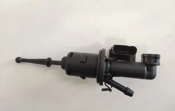 Skoda Octavia Mk2 (1Z) Clutch master cylinder 1K0721388M