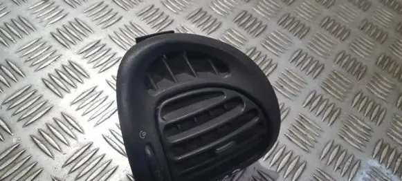 Citroen Xsara Picasso Dash center air vent grill 9631280077