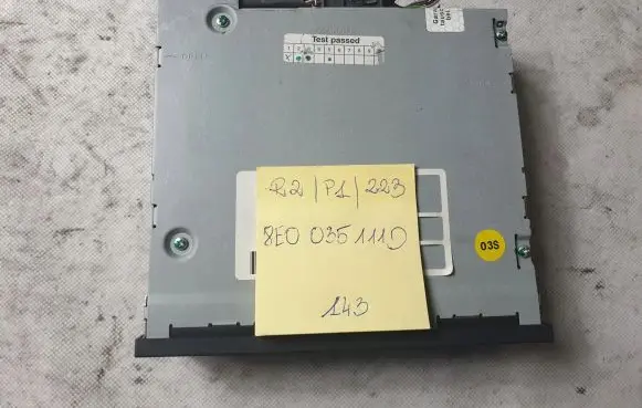 Audi A4 S4 B7 8E 8H CD/DVD changer 8E0035111D