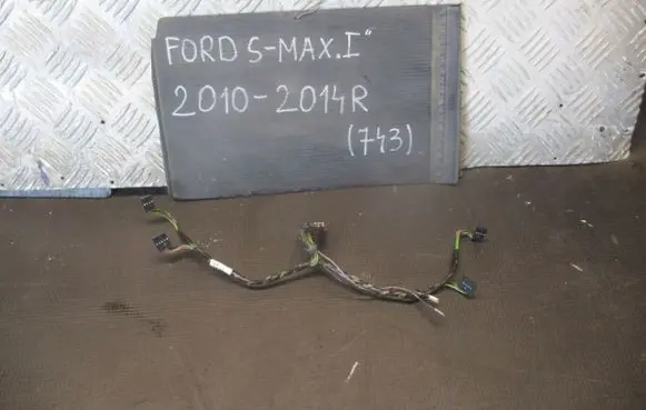 Ford S-MAX EUR ISO radio connector 34084458A