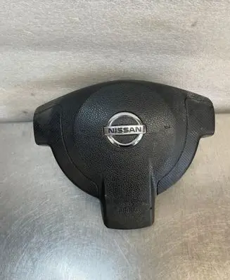 Nissan NV200 Trunk lid opening control unit