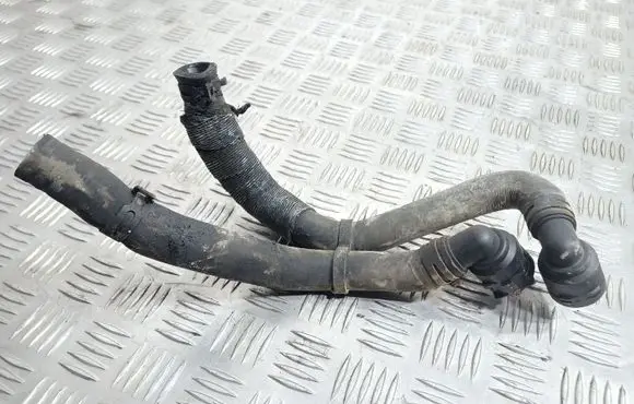 Volkswagen PASSAT B6 Engine coolant pipe/hose