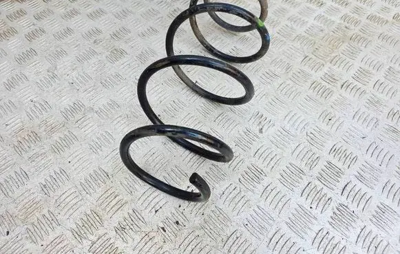 Toyota Auris E180 Front coil spring 