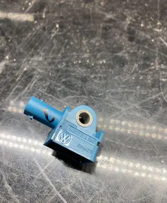 Audi Q3 8U Airbag deployment crash/impact sensor 5K0959351A