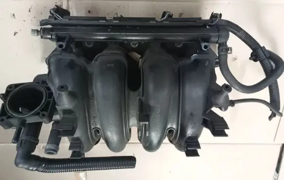 Volkswagen Polo Intake manifold 036129711FQ