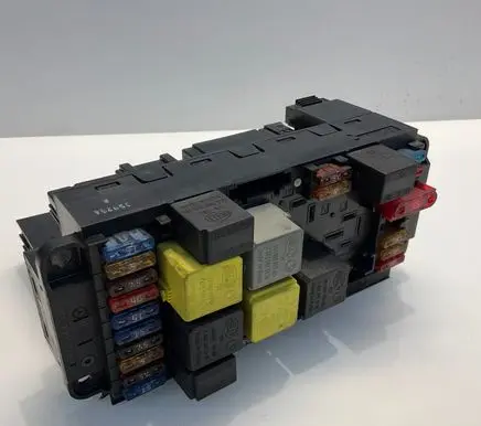Mercedes-Benz C W203 Fuse module 2035451601 5DK00848550 A2035451601