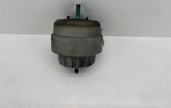 Audi A6 S6 C6 4F Engine mount bracket