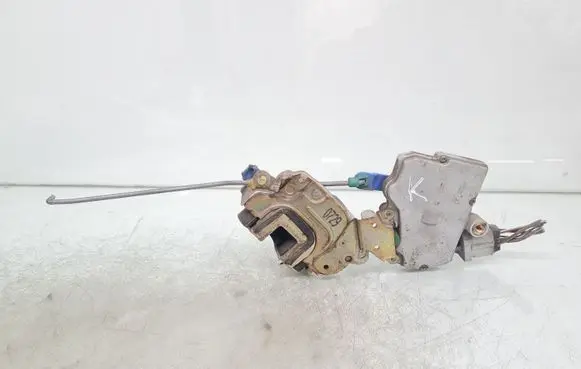 Nissan Terrano Front door lock