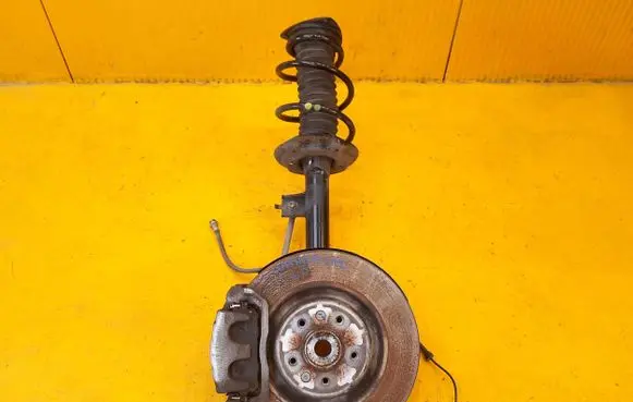 Nissan Qashqai J12 Front wheel hub spindle knuckle 543036UM2A