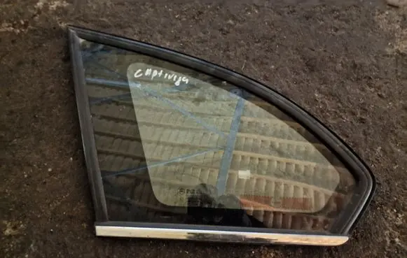 Chevrolet Captiva Rear side window 96622512