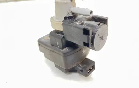 Hyundai Tucson JM Vacuum valve 70027200 05T111