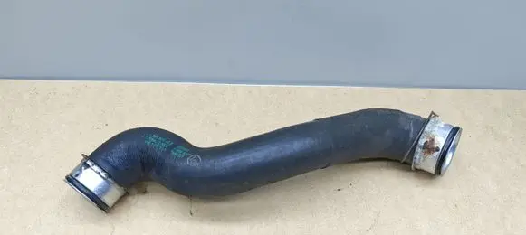 Mercedes-Benz S W221 Engine coolant pipe/hose A2215011584