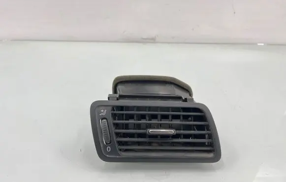 Volkswagen PASSAT B6 Dashboard side air vent grill/cover trim T0024375 3C1819702E P0108667