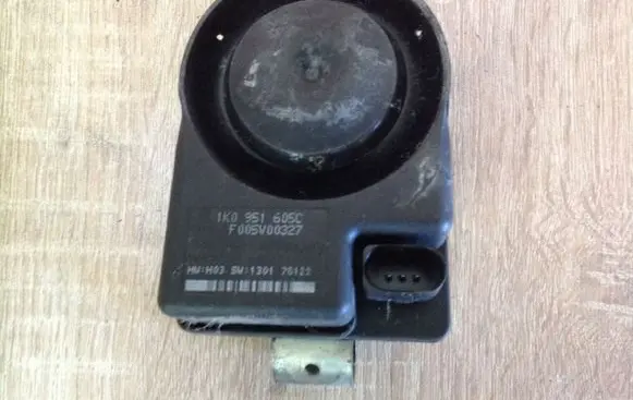 Audi A6 S6 C6 4F Alarm system siren 1K0951605C