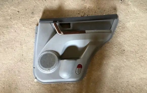KIA Sorento Rear door card panel trim