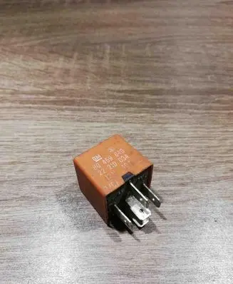 Opel Omega B1 Other relay 90459640 22210034 ORANGE