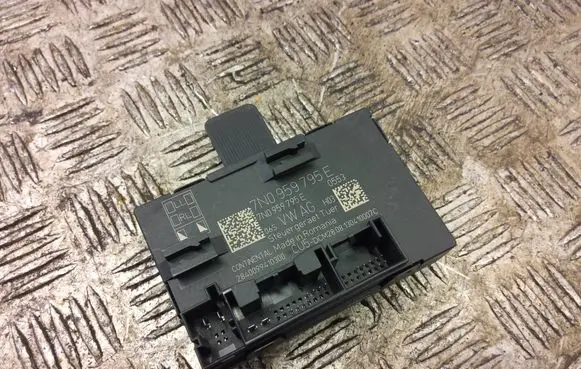 Skoda Yeti (5L) Door control unit/module 7N0959795E