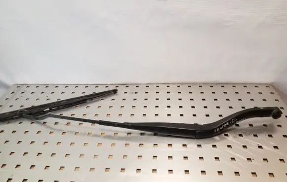 Opel Vectra C Front wiper blade arm 13188256