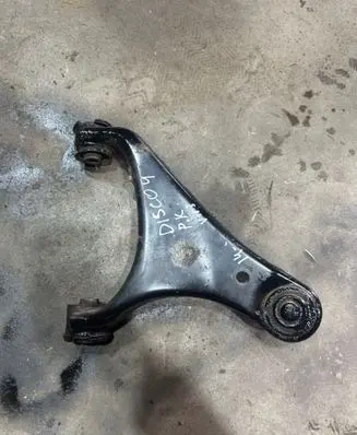 Land Rover Discovery 4 - LR4 Front upper control arm/wishbone LR051615