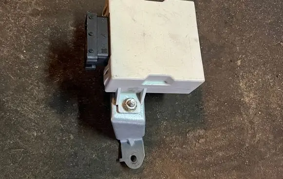Toyota Avensis T250 Window wiper relay 8594005020 150.695 07050076S8