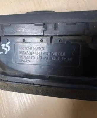 Volvo XC70 Dash center air vent grill 30643315