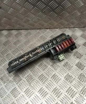 BMW 5 E60 E61 Fuse box set 25613290