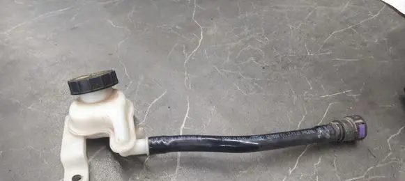Ford Fiesta Brake fluid reservoir 8v512k478ae