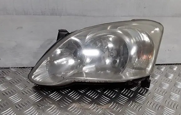 Toyota Corolla E120 E130 Headlight/headlamp 8115002381