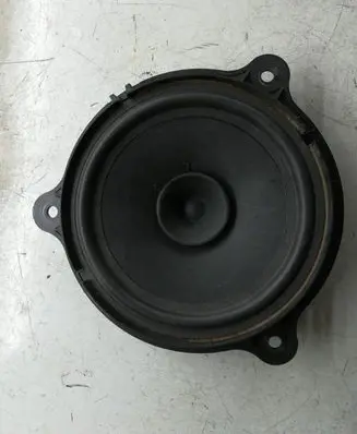 Nissan Qashqai Rear door speaker