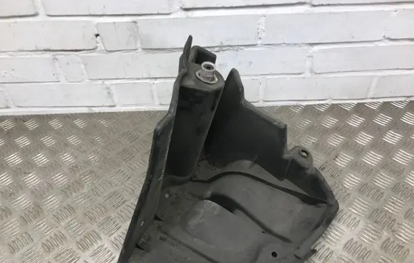 Lexus CT 200H Other under body part 5822876020