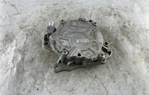 Seat Ibiza IV (6J,6P) Vacuum pump 03L145100