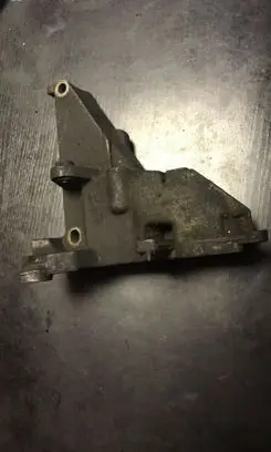 BMW 5 E34 Engine mounting bracket 2245747
