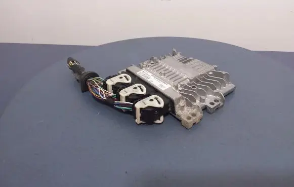 Ford Focus Engine control unit/module ECU 6U71-12A650-UA