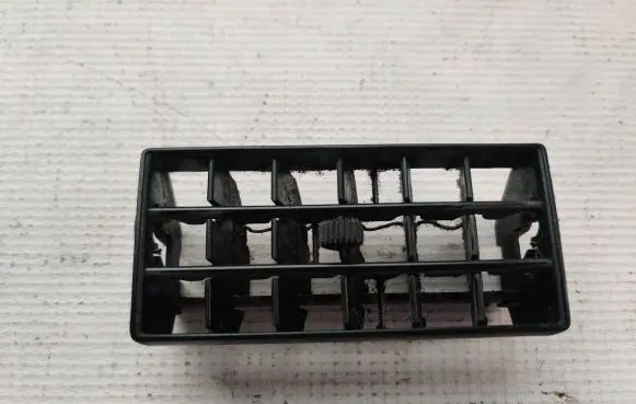 Dash center air vent grill