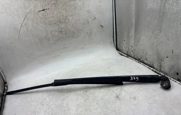 Seat Leon (1P) Front wiper blade arm 