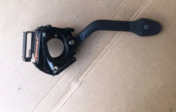 Volkswagen PASSAT B4 Wiper control stalk