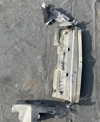 Chevrolet Volt I Intercooler air guide/duct channel 22755089 22755088