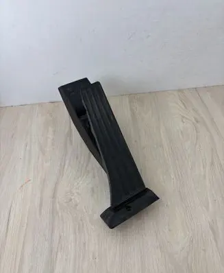 BMW 3 E90 E91 Accelerator throttle pedal 6766931 25916010