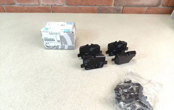 BMW 3 G20 G21 Brake pads (rear) 6888831