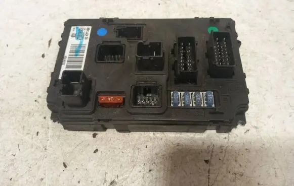 Peugeot 407 Fuse module 9656148180 S120017001H BSCA0400