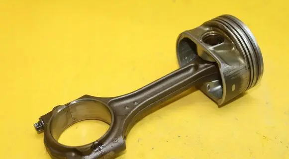 Volvo S60 Piston with connecting rod B6304T