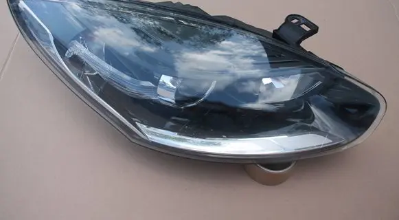 Renault Megane III Headlight/headlamp 260103761R 030128820800