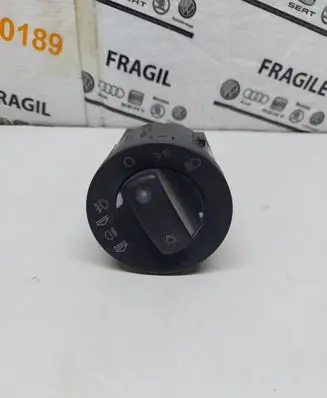 Volkswagen PASSAT B6 Light switch 8E0941531C