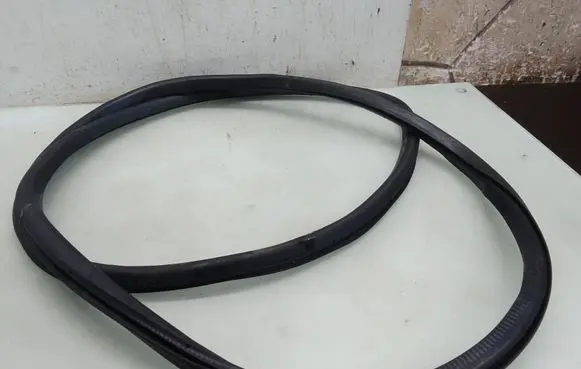 Volkswagen Golf Plus Front door rubber seal 5m0867911d