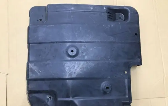 Rear underbody cover/under tray