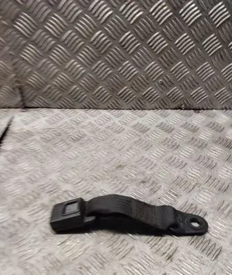 Front seatbelt buckle
